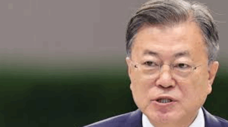 대선을 앞두고 다시 꺼낸 전직 대통령 카드: 문재인 기소의 정치학