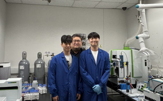 KAIST, 그린수소 생산 촉매 수명 예측 세계 첫 성공… “수소경제에 안정성 기준 세운다”