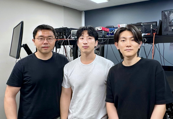 KAIST, 손톱 크기 고해상도 분광기 개발…“스마트폰에서 빛의 성분까지 본다”